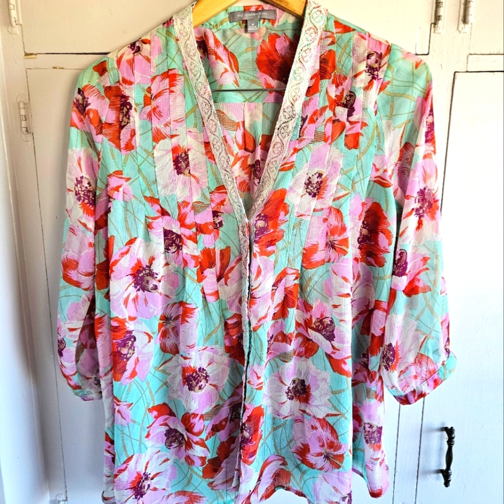 New York Collection Womens floral blouse Size M